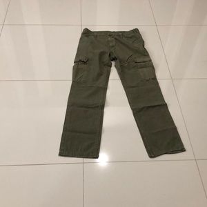 Men’s Standard Cargo AG Jeans. Waist 33